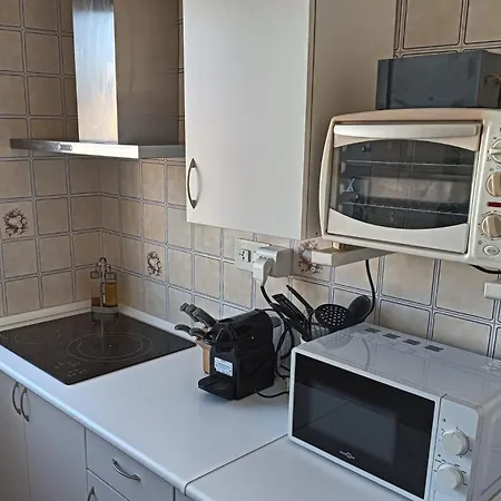 Humilde, Theka Services Apartment Ifach
